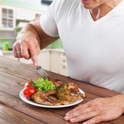 Man eating healthy meal